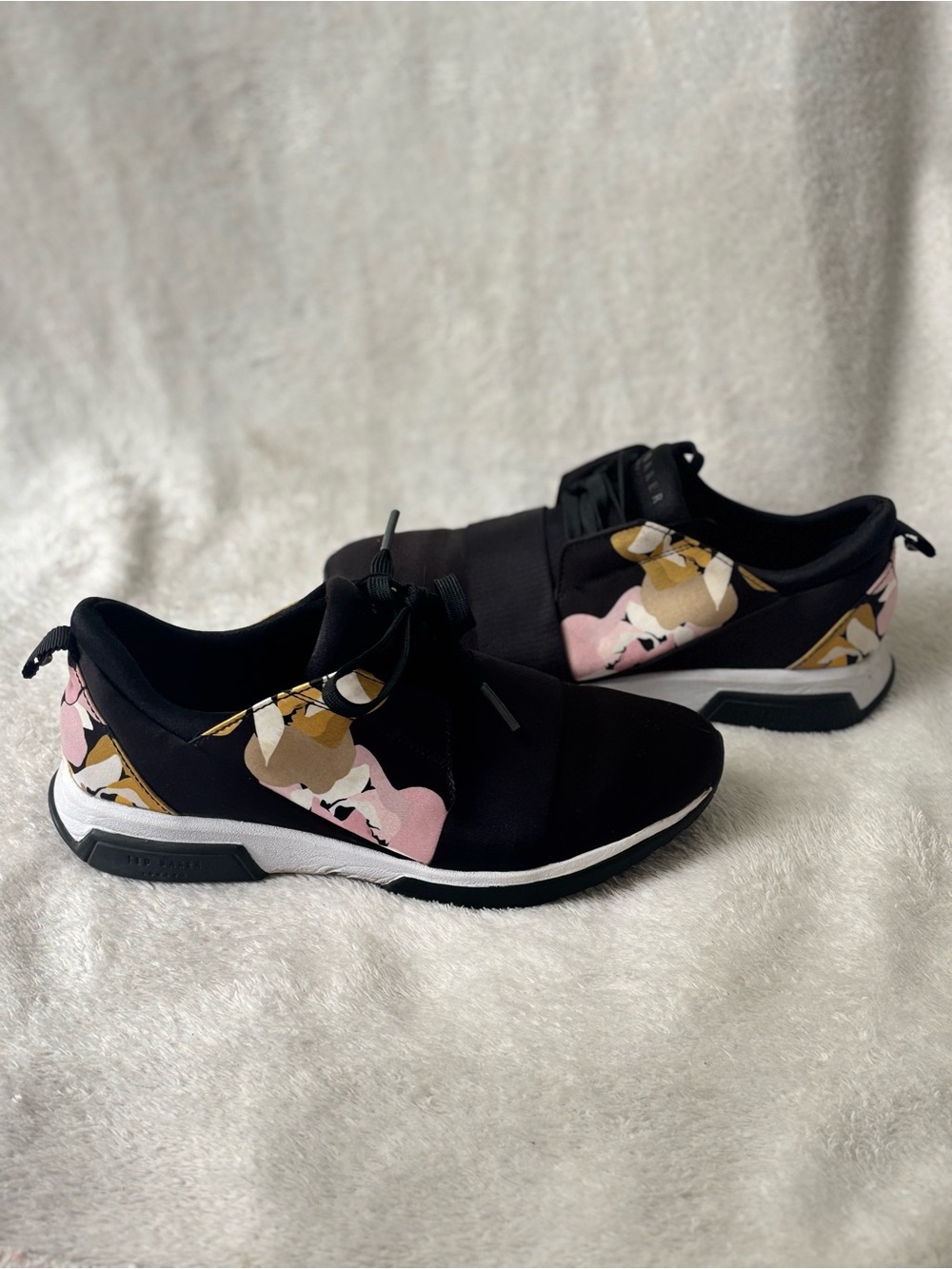 Ted Baker Women's Black Slip-On Athletic Sneakers w/Pink & Tan Floral Pattern 6
